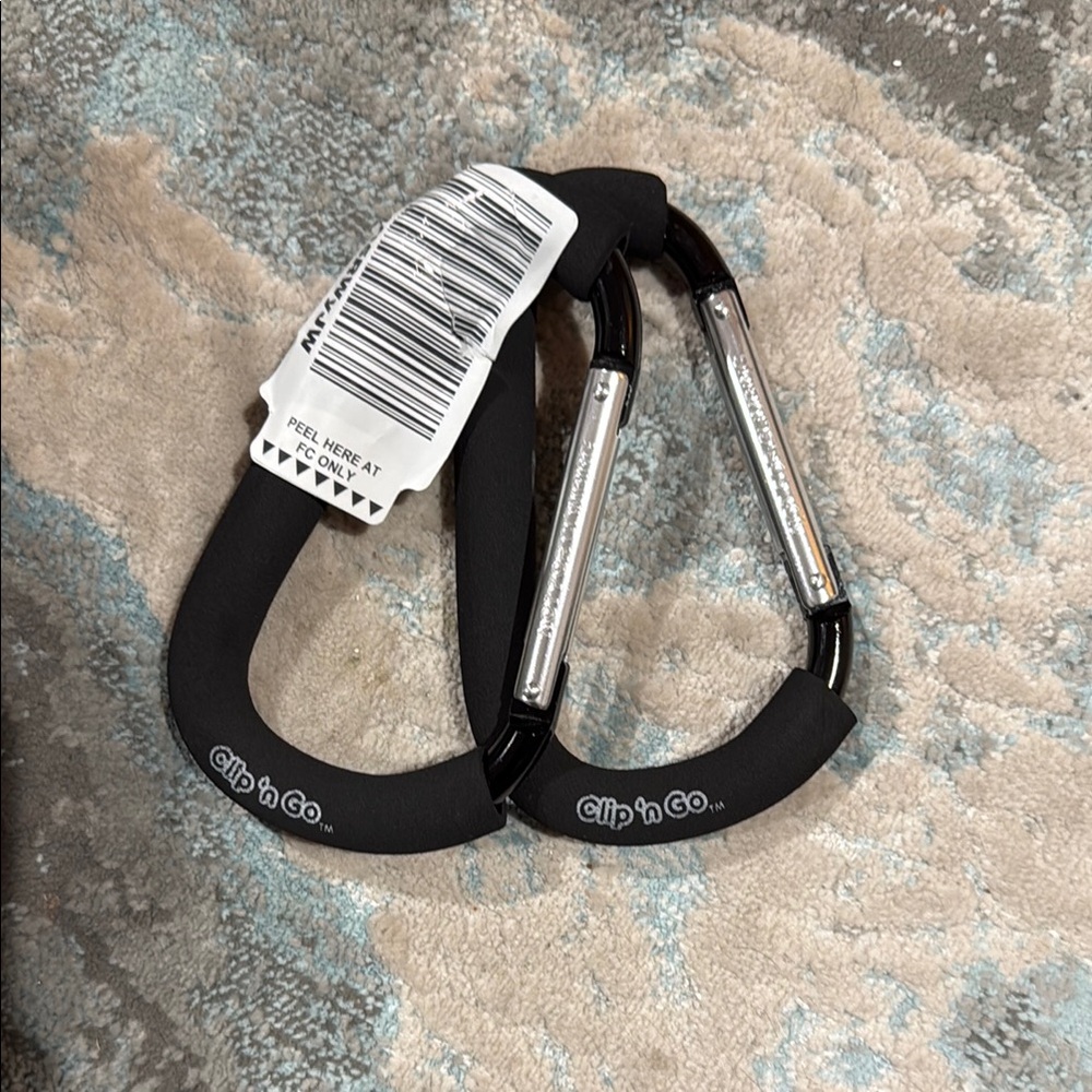 Black Carabiner Set
